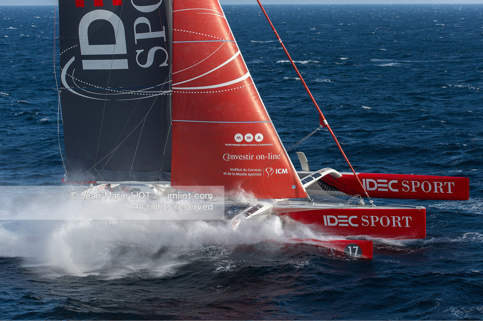 MAXI TRIMARAN IDEC SPORT 2015 - BANQUE D'IMAGES