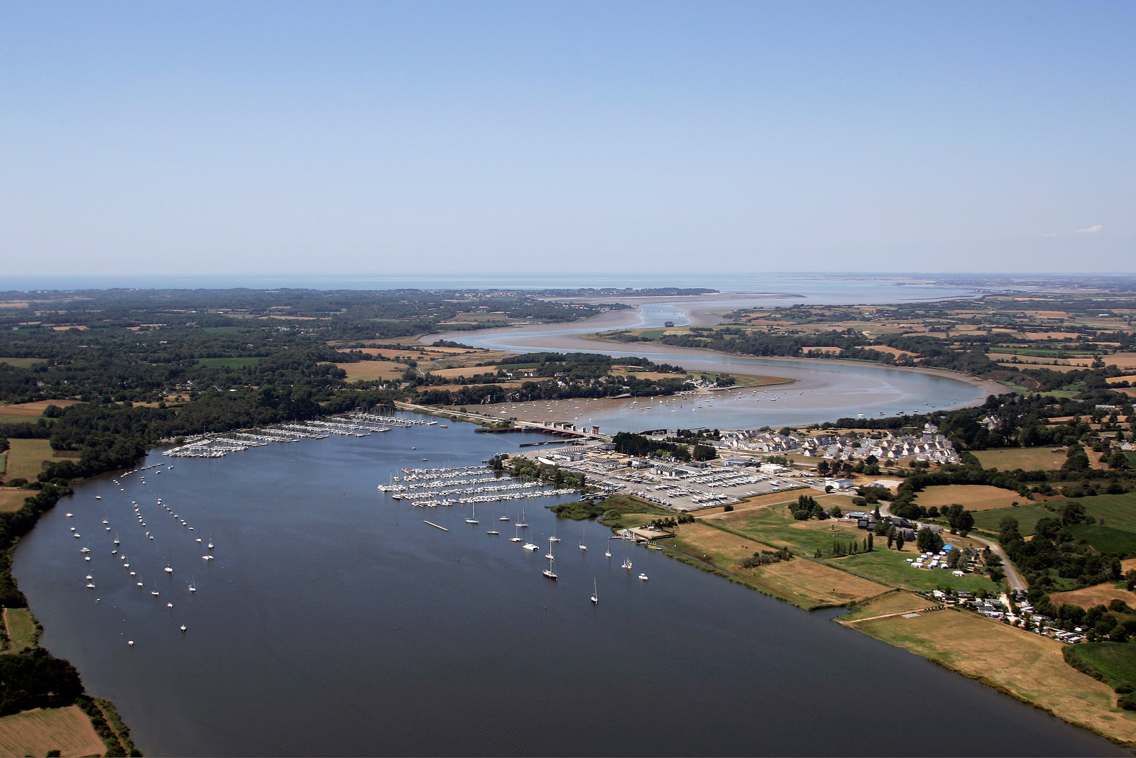 PHOTO ¬© JEAN-MARIE LIOT  TFV06 MENTION OBLIGATOIRE POUR TOUTE UTILISATION DROITS REÃÅSERVEÃÅS TOUR DE FRANCE A LA VOILE 2006 LE 11 JUILLET 2006 RALIEMENT CAMARET LA ROCHE-BERNARD