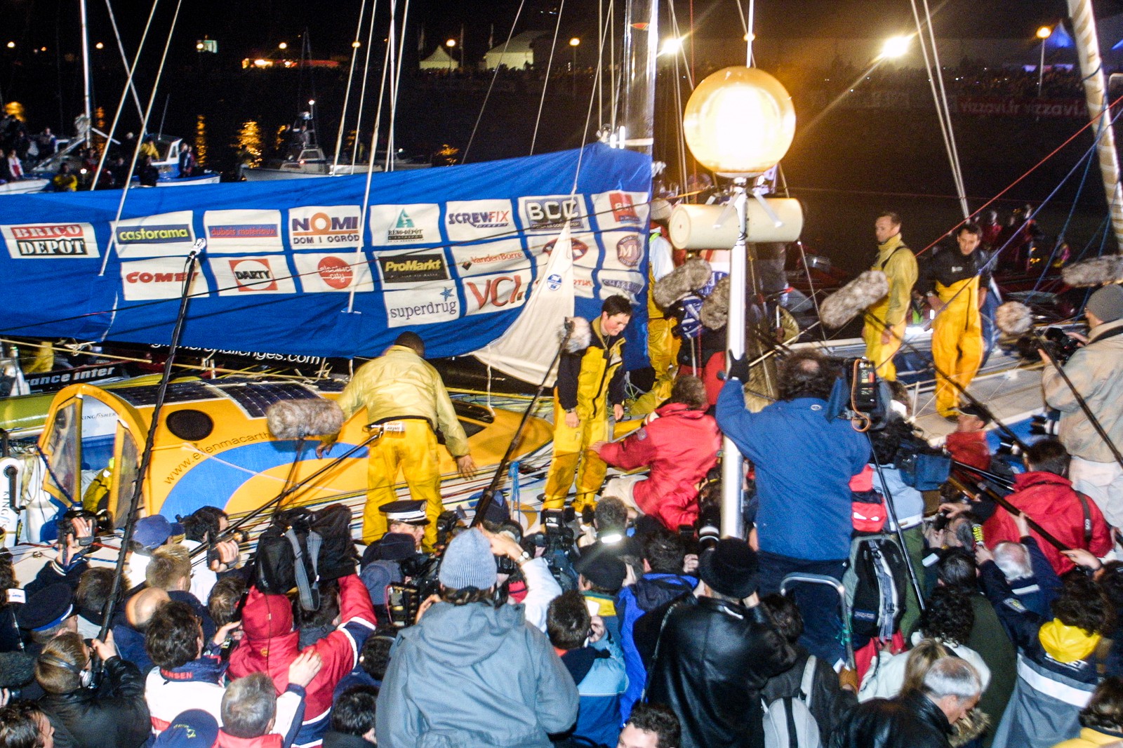 ARRIVEE ELLEN MACARTHUR - 2E