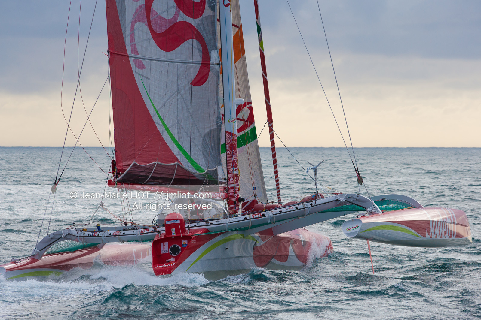 MAXI TRIMARAN SODEBO - THOMAS COVILLE - RECORD TOUR DU MONDE EN SOLITAIRE - 2008..