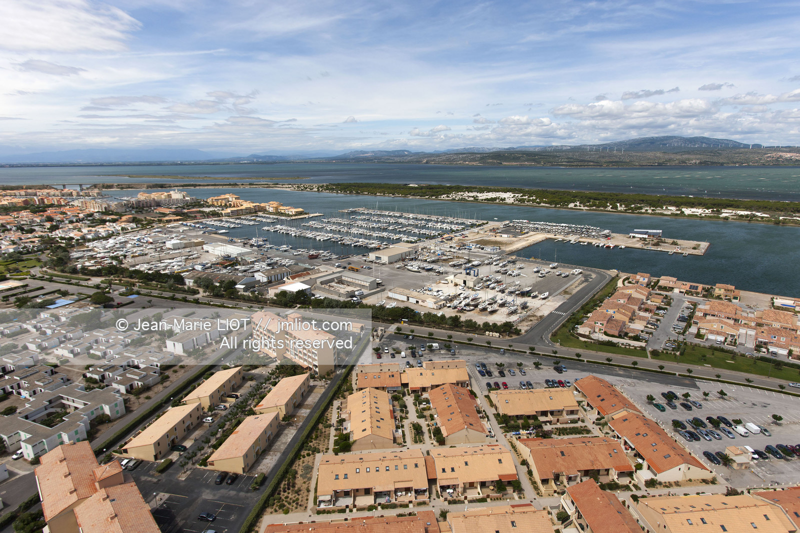 Leucate est une station balnéaire située dans le Golfe du Lion à mi chemin entre Narbonne et Perpignan dans le département du Languedoc-Roussillon..photo © jean-Marie Liot.