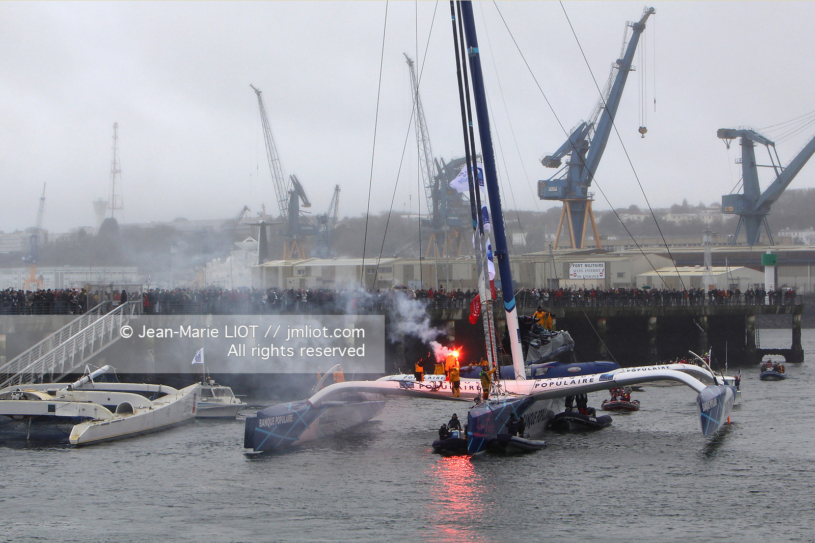 RECORD - TROPHEE JULES VERNE 2012