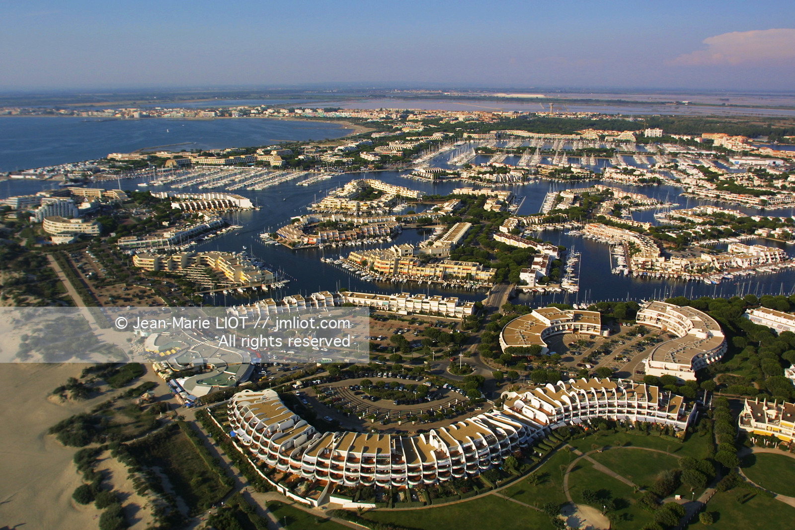 Port Camargue, situé sur la commune du Grau-du-Roi est l'un des plus grands ports de plaisance d'Europe..photo © Jean-Marie Liot.