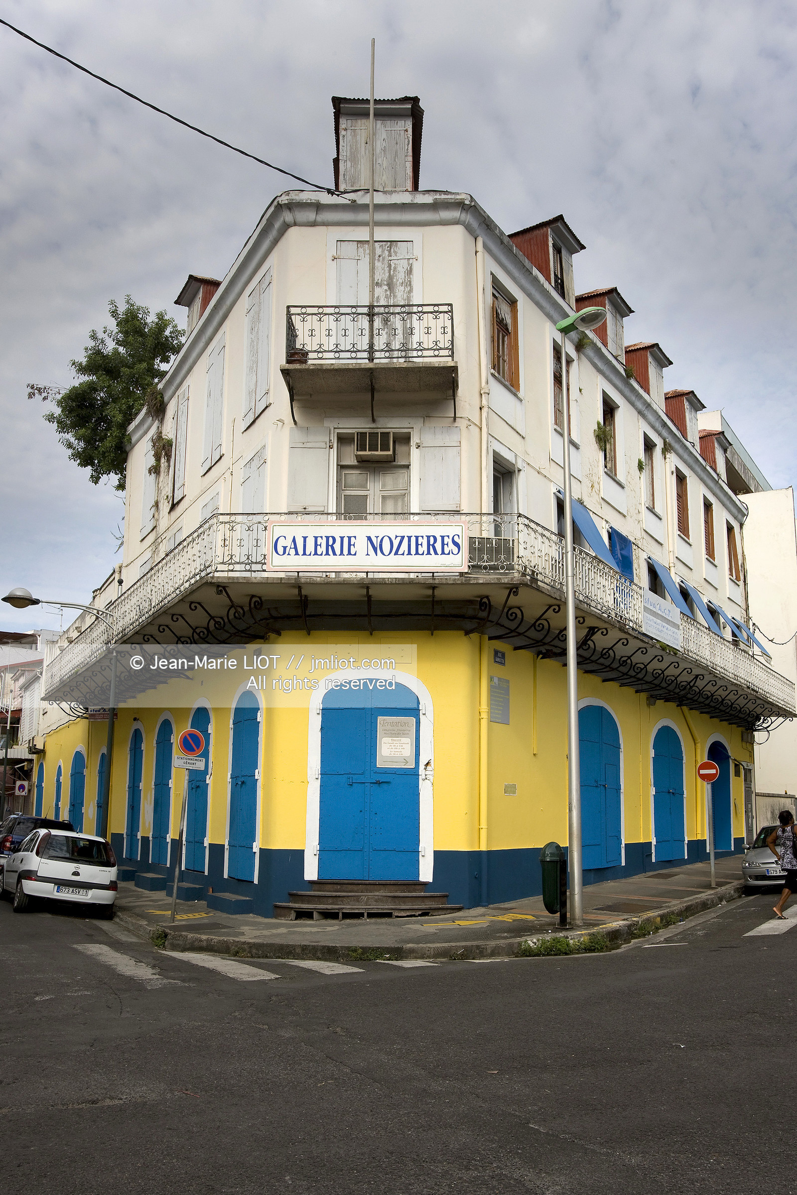 La Guadeloupe est un departement français d'Outre Mer situe dans l'archipel des Antilles. L'ile est bordee d'une part par la Mer des Caraïbes et l'Ocean Atlantique..La guadeloupe est composé de deux îles: la Grande-Terre et la Basse-Terre..Photo © Jean-Marie Liot.