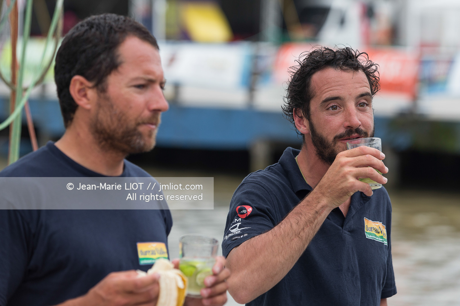 ARRIVEE BUREAU VALLEE