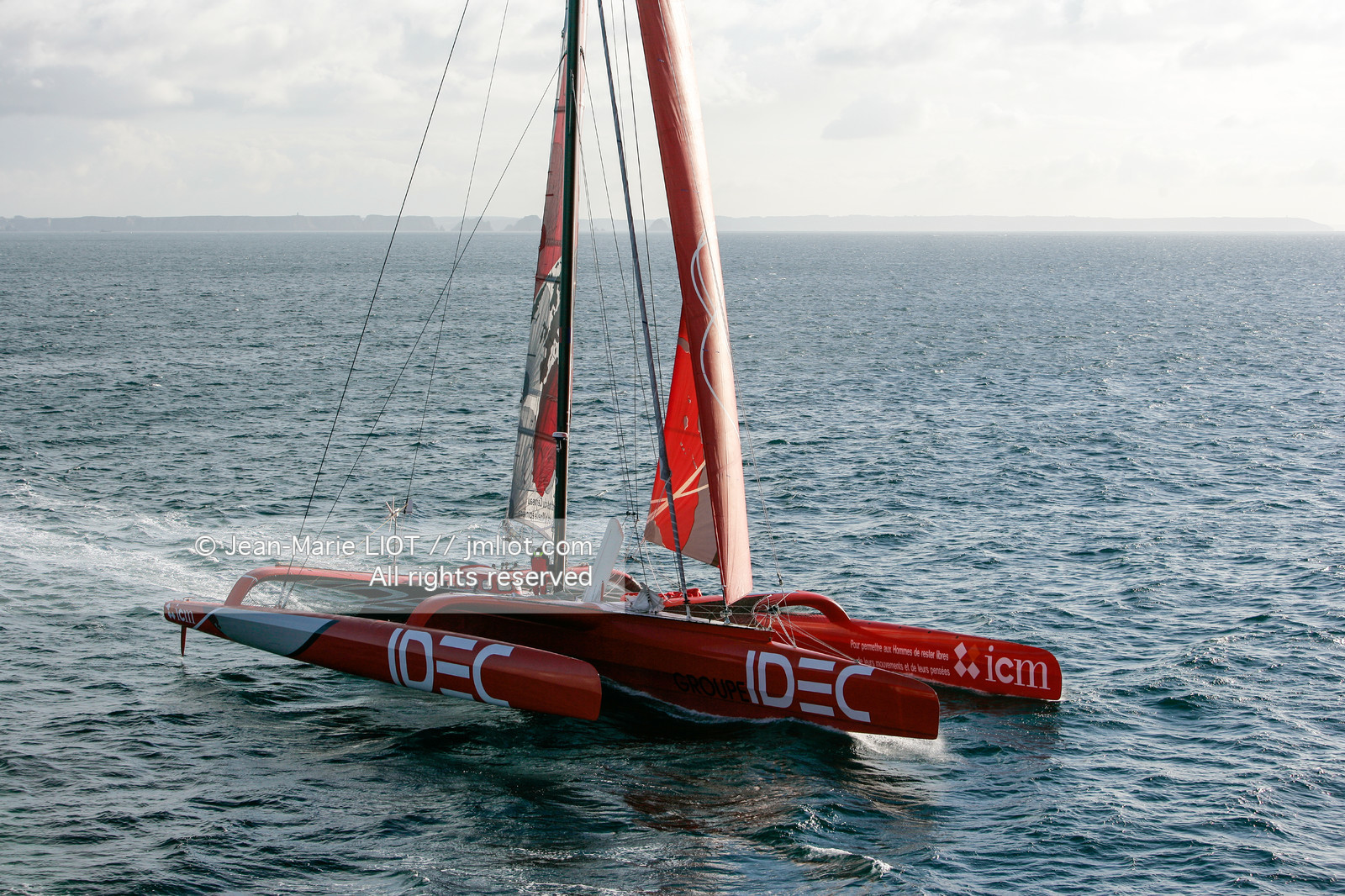 SAILING IDEC & FRANCIS JOYON