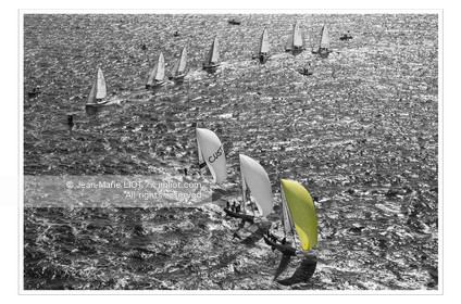 Spi Jaune.Régate en baie de quiberon..© Jean-Marie Liot.