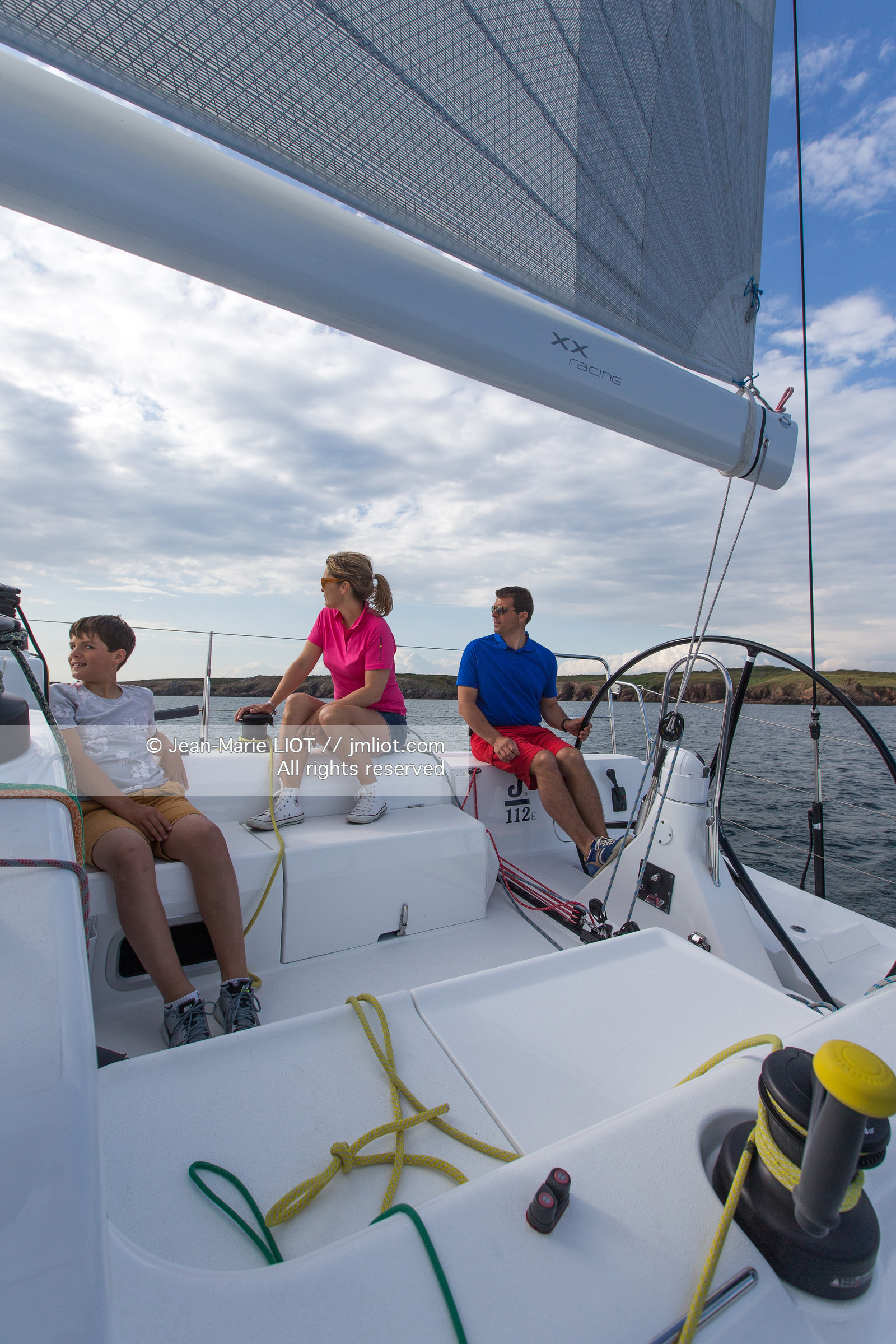 J COMPOSITES 2016 - J112E