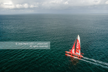 SAILING IDEC & FRANCIS JOYON