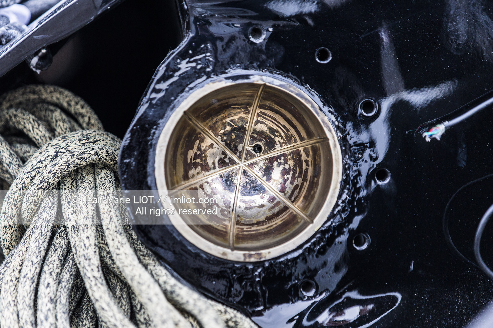 Maxi-Triimaran Spindrift 2 Launching