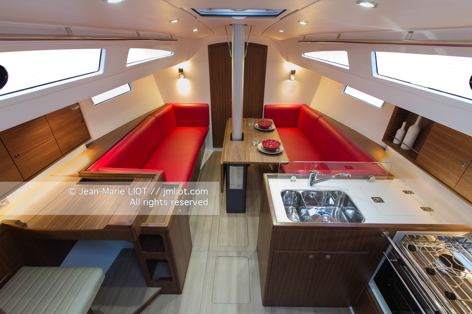 J 112 E - INTERIEUR ET DEATAILS